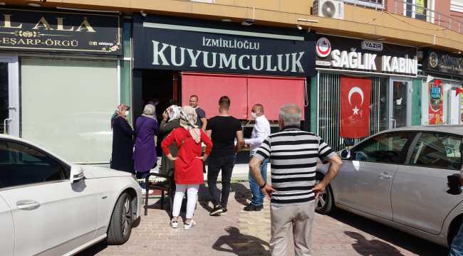 Kuyumcu, silahlı iki soyguncuyu etkisiz hale getirerek polise teslim etti
