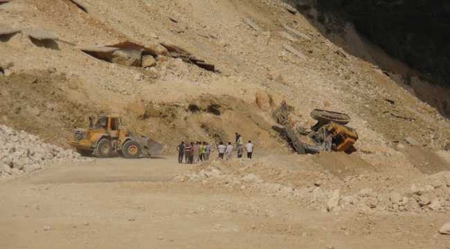 Mersin'de Silifke-Mut kara yolu heyelan nedeniyle ulaşıma kapandı