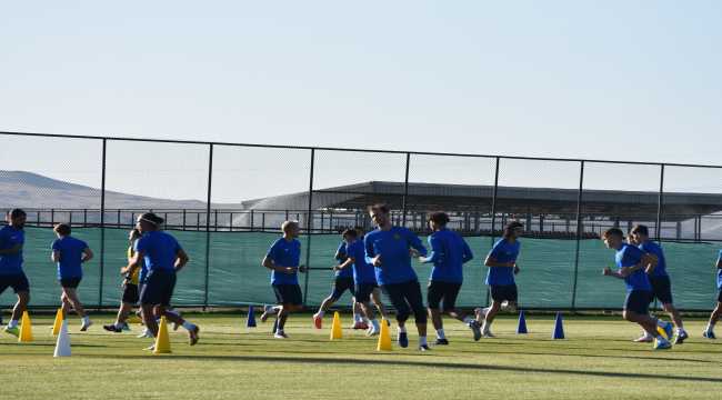 MKE Ankaragücü, Afyonkarahisar'da ilk antrenmanını yaptı