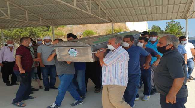 Osmaniye'de çöken istinat duvarının altında ölü bulunan çocuk toprağa verildi