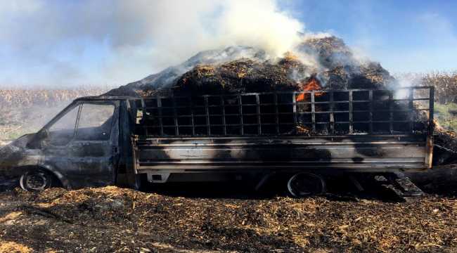 Osmaniye'de seyir halindeki saman yüklü kamyonette yangın