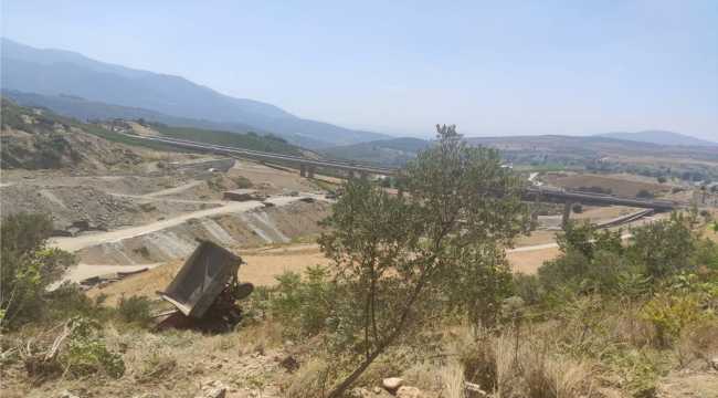 Osmaniye'de traktörün şarampole devrilmesi sonucu 3 kişi yaralandı 