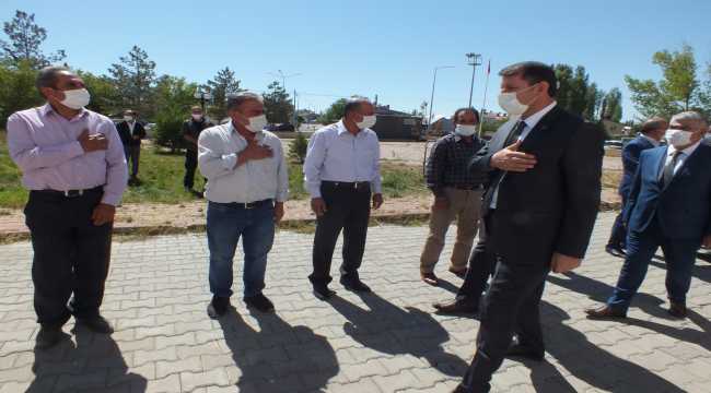 Sivas Valisi Salih Ayhan Ulaş'ı ziyaret etti