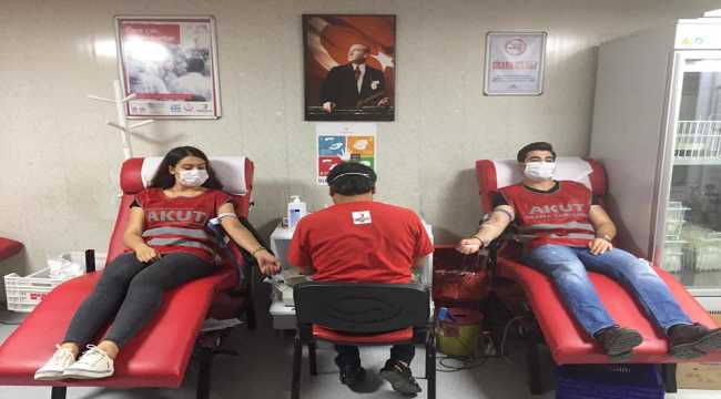 AKUT'tan şehit Türk Kızılay personeli anısına kan bağışı