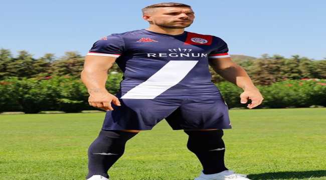 Fraport TAV Antalyaspor, yeni sezon formalarını tanıttı 