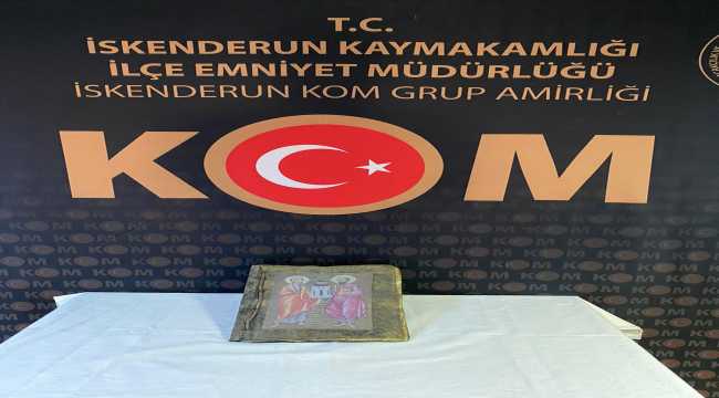 Hatay'da bir otomobilde Ermenice ve İbranice yazılı kitap ele geçirildi