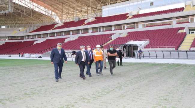 Hatay Valisi Rahmi Doğan, Hatay Stadı'nda incelemelerde bulundu
