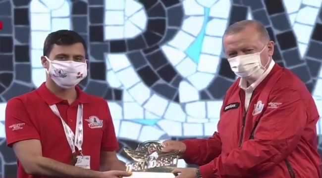 ISUBÜ'lü öğrencilerin 2 projesi TEKNOFES'te birinci oldu