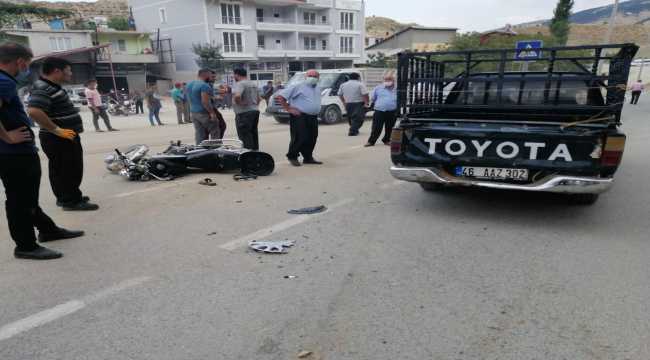 Kahramanmaraş'ta pikapla çarpışan motosiklet sürücüsü yaralandı