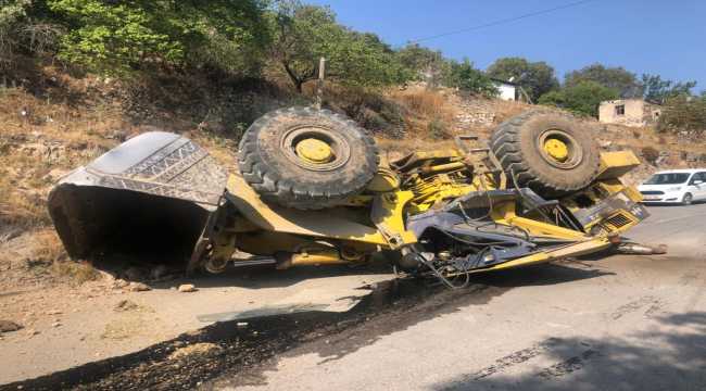Kayseri'de devrilen iş makinesinin sürücüsü yaralandı