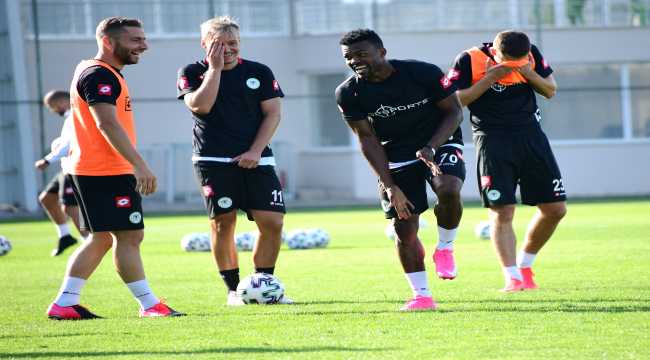 Kahramanmaraş'ta amacı dışında kullanıldığı öne sürülen apart daireler mühürlendi