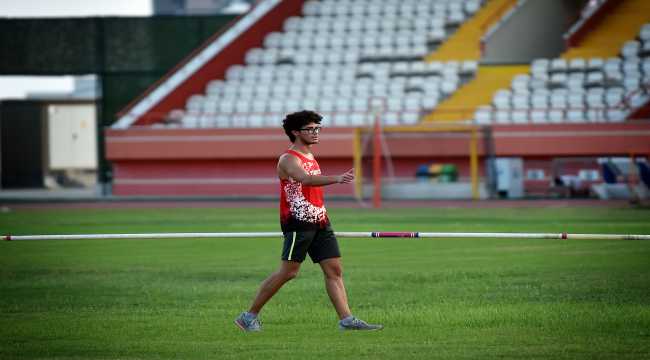 Rekortmen atlet Ersu Şaşma'nın hedefi Tokya'da 