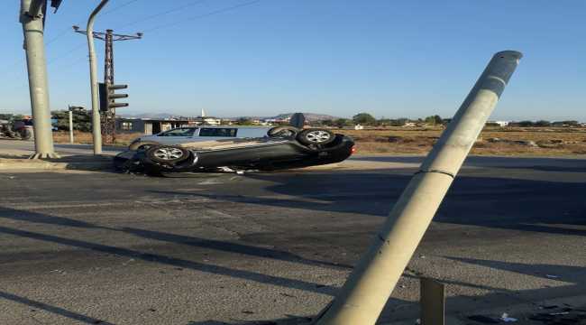 Adana'da 2 otomobil çarpıştı: 1 ölü, 1 yaralı