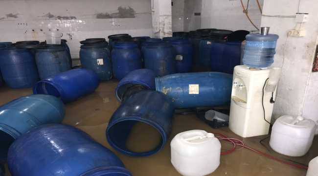 Adana'da 7 bin 300 litre sahte içki ele geçirildi