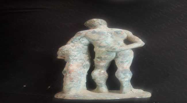 Adana'da tarihi eser kaçaklığı operasyonunda bronz savaşçı heykelciği ele geçirildi