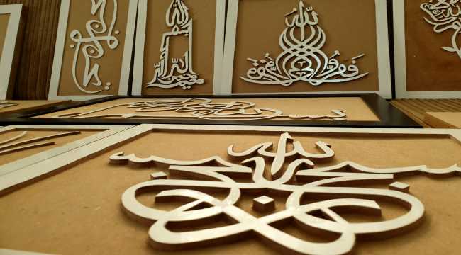 Atık ahşap parçaları Ahmet öğretmenin elinde sanatsal değere dönüşüyor 