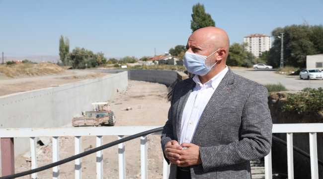 Başkan Çolakbayrakdar, kanal ıslah ve çevre düzenleme çalışmasını denetledi 