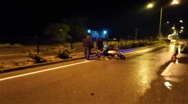 Burdur'da refüje çarpan motosiklet sürücüsü öldü