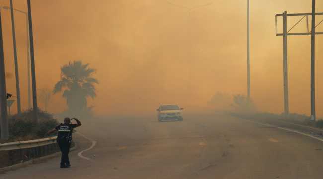 GÜNCELLEME - Hatay'da çıkan orman yangınına müdahale ediliyor