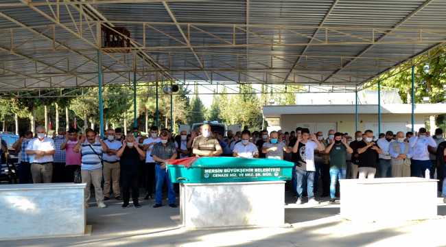 Polisten kaçan kadın, otomobilinin devrildiği atık su kanalında hayatını kaybetti