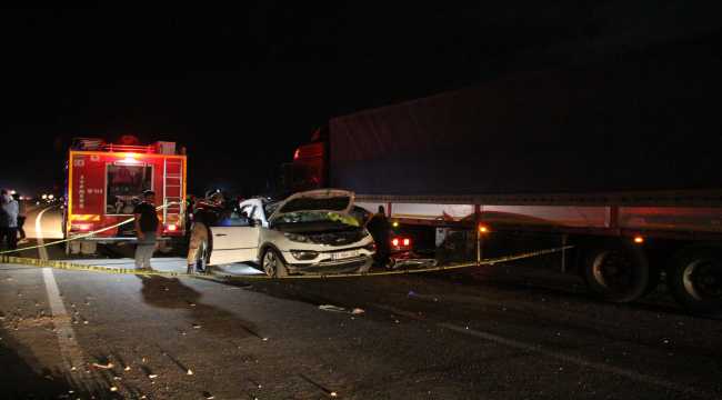 Hatay'da tır ile otomobil çarpıştı: 3 ölü, 2 yaralı