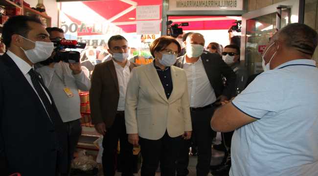 İYİ Parti Genel Başkanı Akşener, Kayseri parti teşkilatı üyeleriyle bir araya geldi