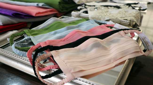 Kadın girişimciler Hatay ipeğinden maske üretti