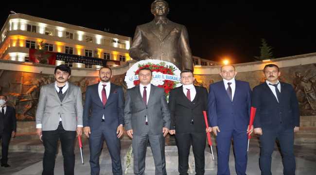 Kayseri Ülkü Ocakları üyeleri 