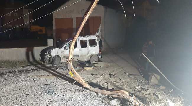 Elektrik direğine çarpan sürücü ağır yaralı