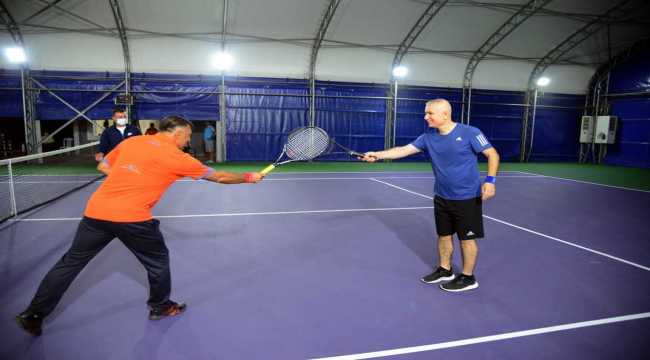 Kırşehir'de tenis turnuvası tamamlandı