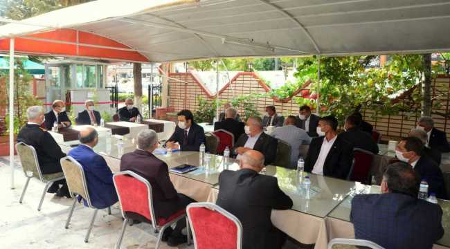 Kırşehir Valisi Akın'dan muhtarlara Kovid-19 mücadelesi teşekkürü