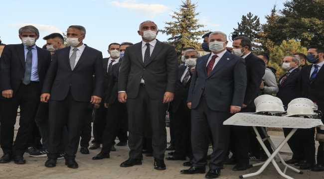 Kültür ve Turizm Bakanı Ersoy, Çerkeş'in tarihi mekanlarında incelemelerde bulundu