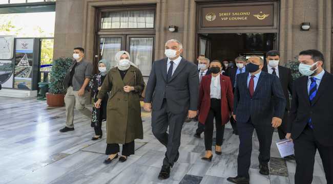 Kültür ve Turizm Bakanı Ersoy, Karaelmas Ekspresi ile yolculuğa çıktı: