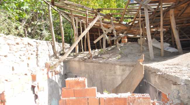 Seydişehir'de tadilat yaptığı iş yerinin çatısından düşen kişi yaralandı