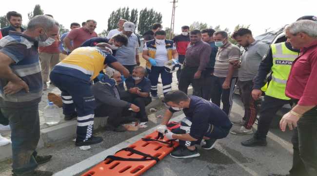 Sivas'ta trafik kazası: 2 yaralı