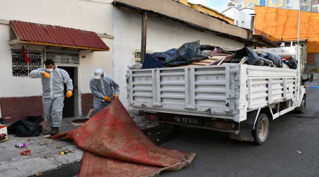 Valilik Kovid-19 belirtileri taşıyan yaşlı kadın için seferber oldu