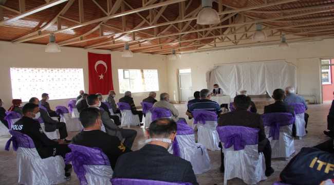 Kaymakam, vatandaşların sorunlarını dineldi