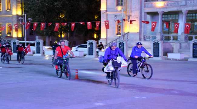 Yetimlere farkındalık için bisikletle Malatya'dan yola çıkan İHH gönüllüsü Aksaray'a geldi