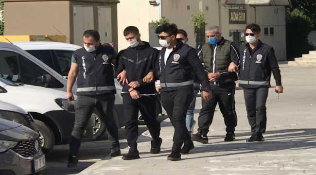 Adana'da 3 kişiyi silahla yaralayan 3 zanlı tutuklandı