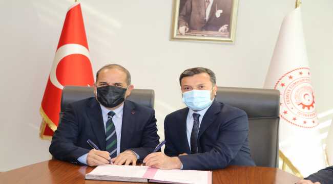 Adana'da 4 bin 900 gence ücretsiz robotik kodlama eğitimi imkanı 