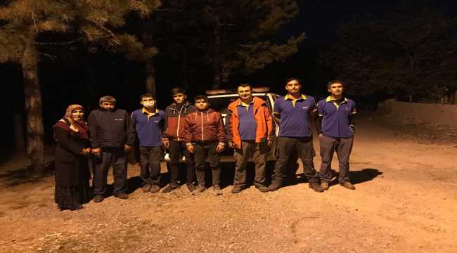 Adana'da kayalıklarda mahsur kalan iki çocuk kurtarıldı 