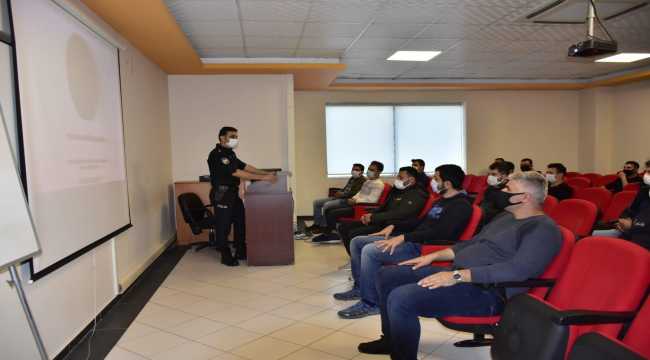 Adana'da polislere olası terör ve asayiş olaylarına müdahale eğitimi