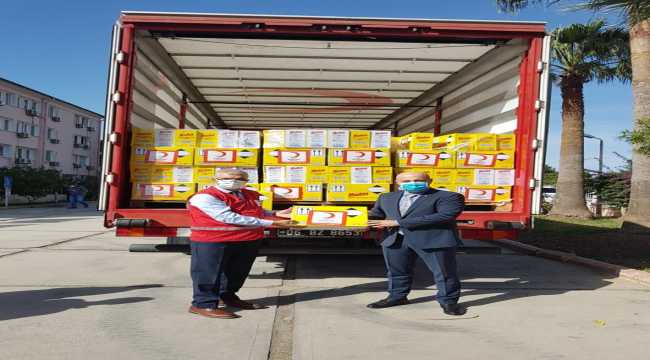 Adana'daki sağlıkçılara Kızılay'dan destek
