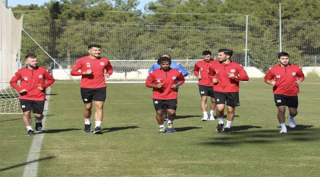 Antalyaspor'da Büyükşehir Belediye Erzurumspor maçı hazırlıkları 