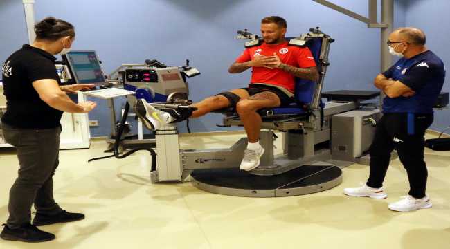 Antalyasporlu futbolcular laktat testinden geçti 