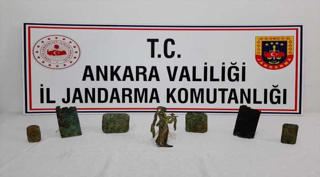 Başkentte tarihi eser kaçakçılığı operasyonunda bronz tabletler ve kadın tanrıça figürü ele geçirildi