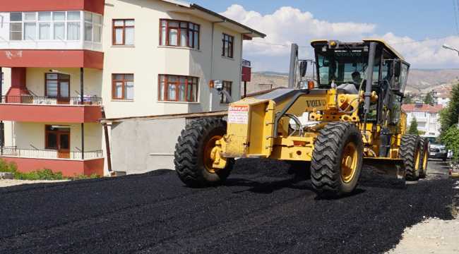 Beypazarı'nda son 2 ayda 800 ton asfalt serildi