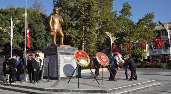 Büyük Önder Atatürk'ü anıyoruz
