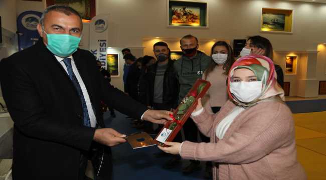 Çubuk'ta engelsiz spor antrenörlerine sürpriz kutlama