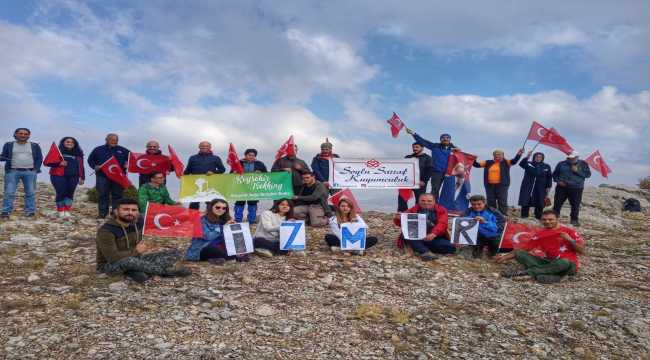 Cumhuriyet tırmanışında depremzedeler de unutulmadı